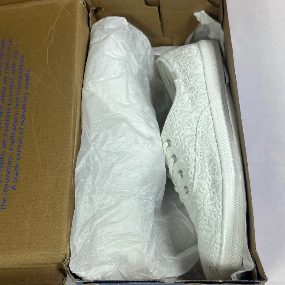 Keds Women's White Lace Sneakers Shoes Size 9.5M Fashion Casual New in Box‎